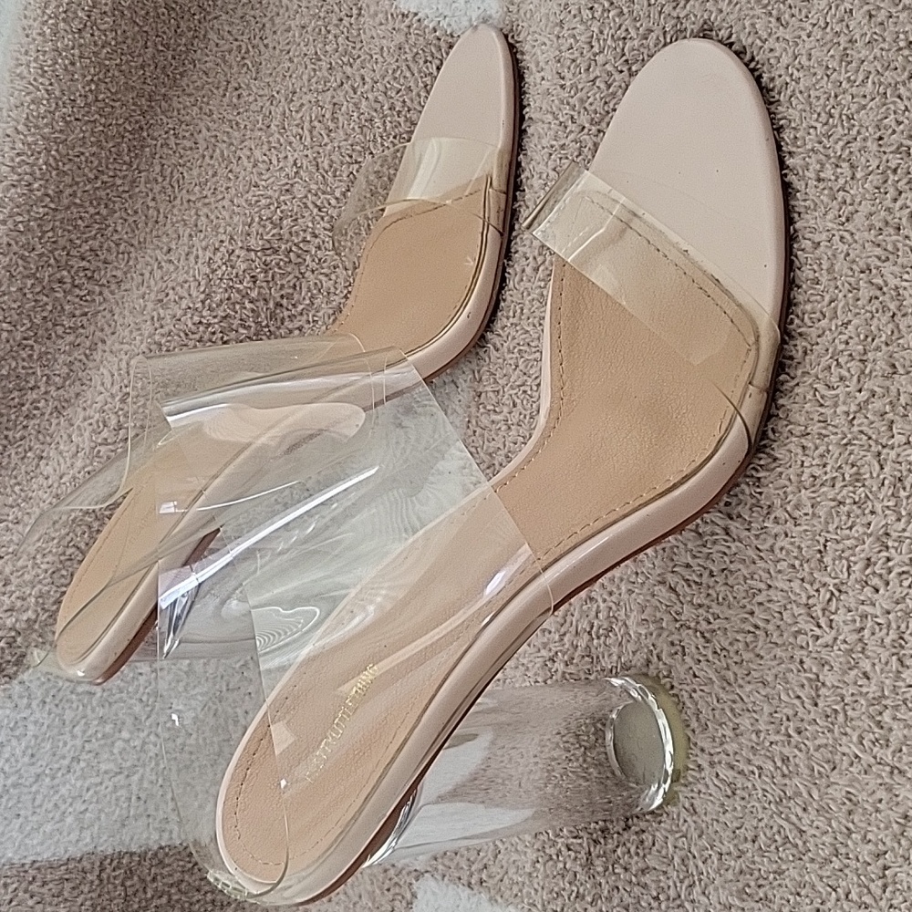 PRETTYLITTLE THING Transparent Clear Sandal Classy Block Heels Size 6‎